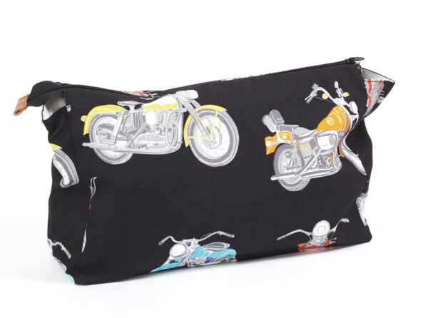 AB_Necessaire_Toeff_72dpi