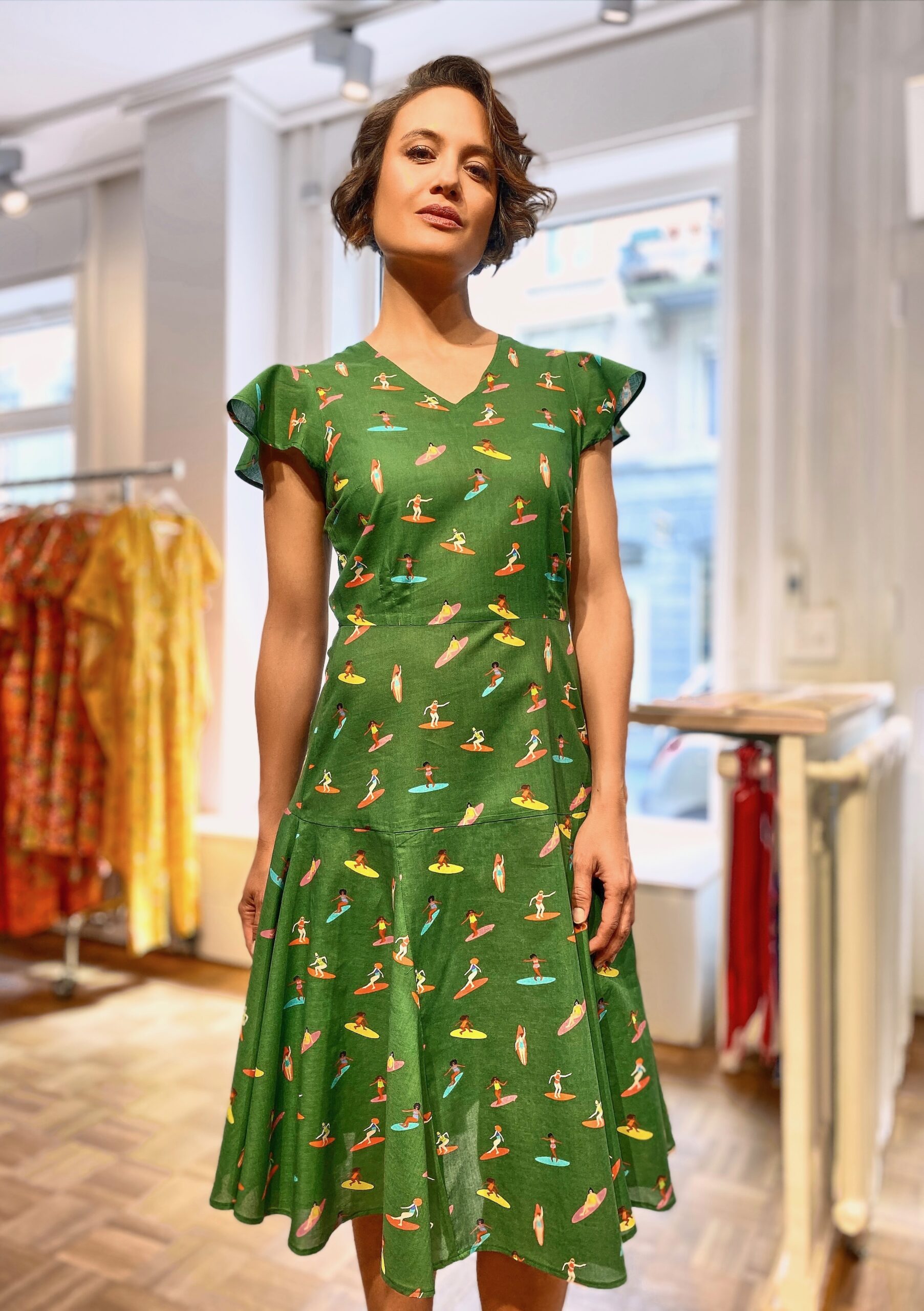 Surfing Women-Dress frilled