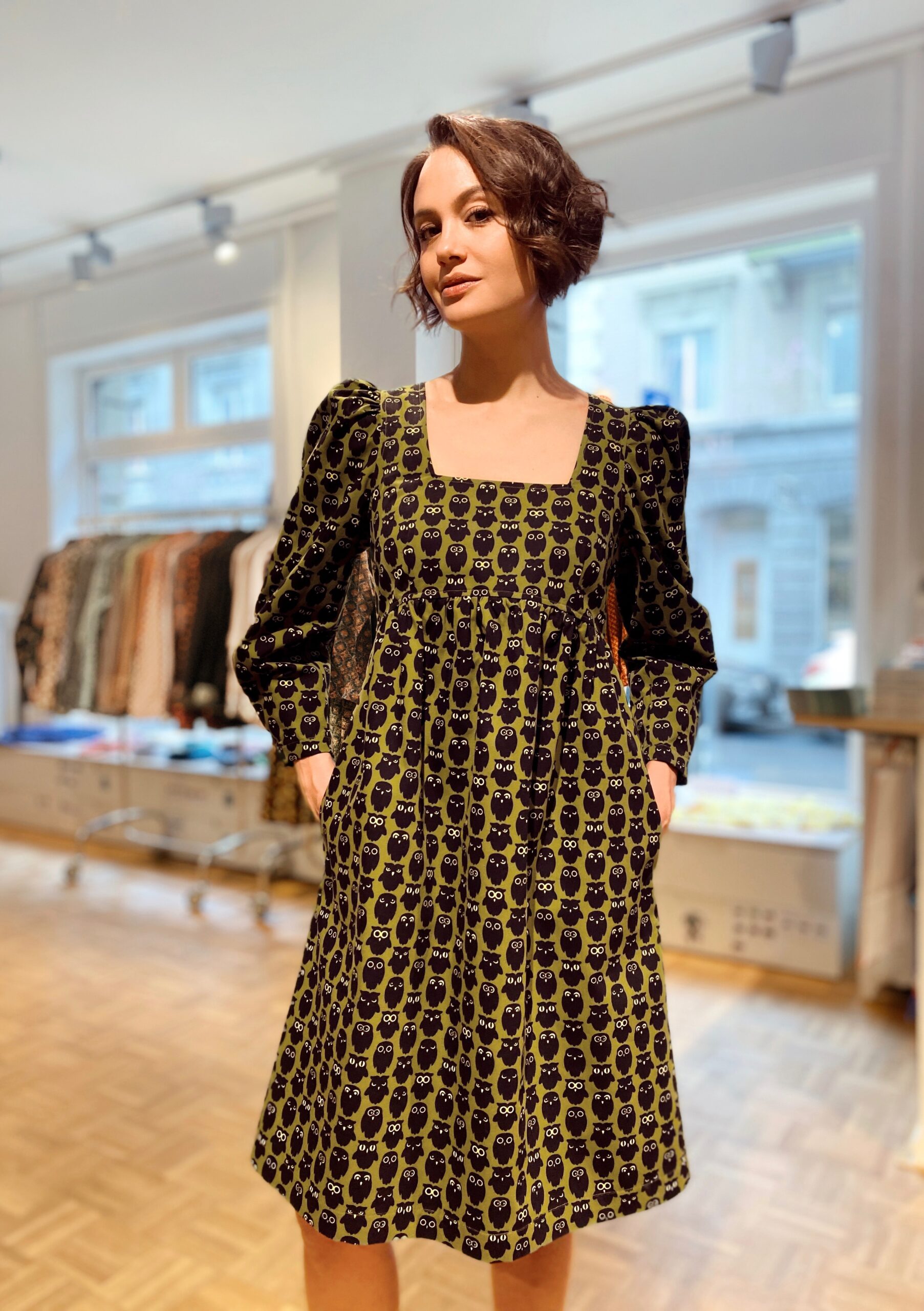 TWO OWLS-Dress neckline square