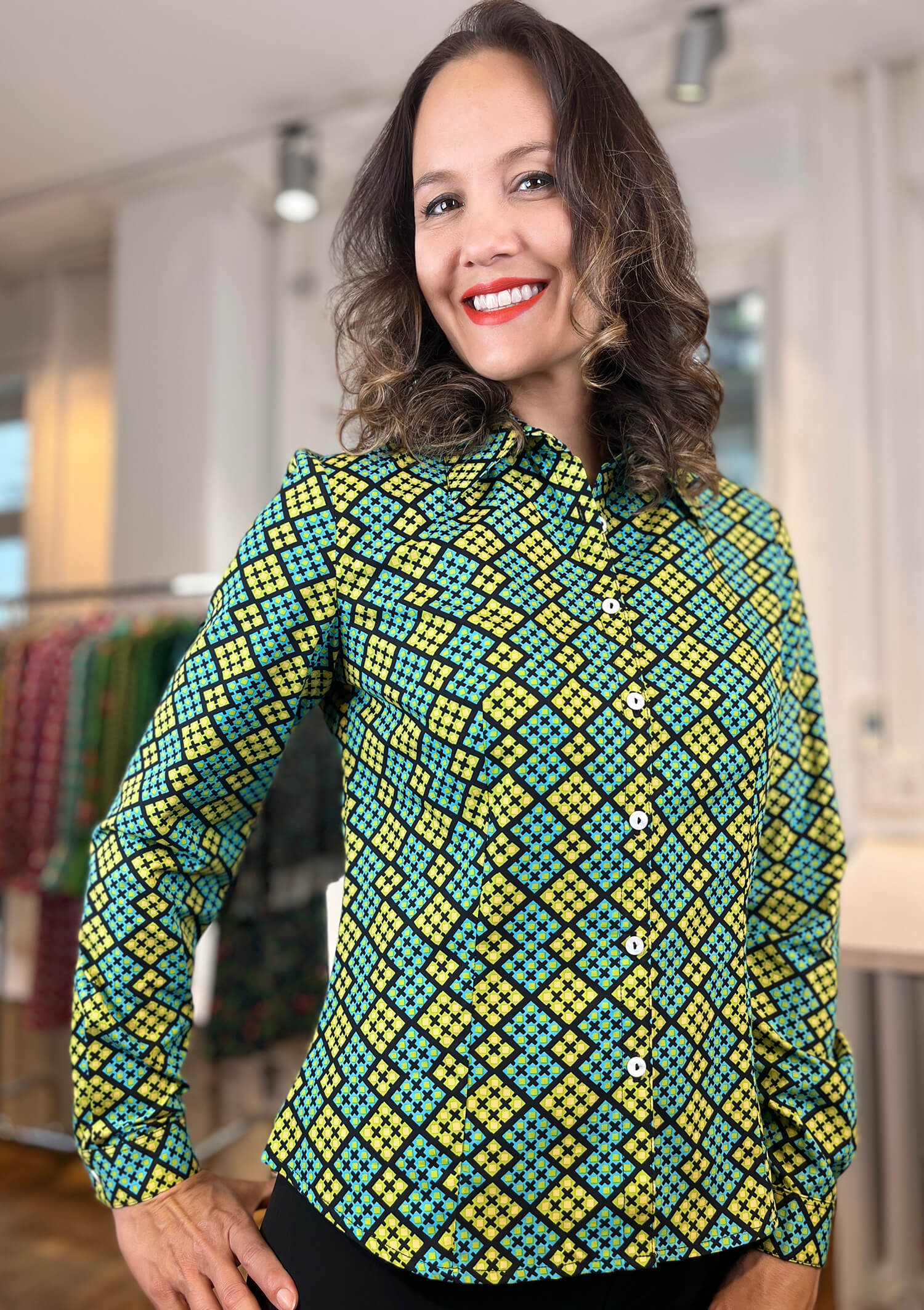Born in Switzerland- Blouse Fitted
