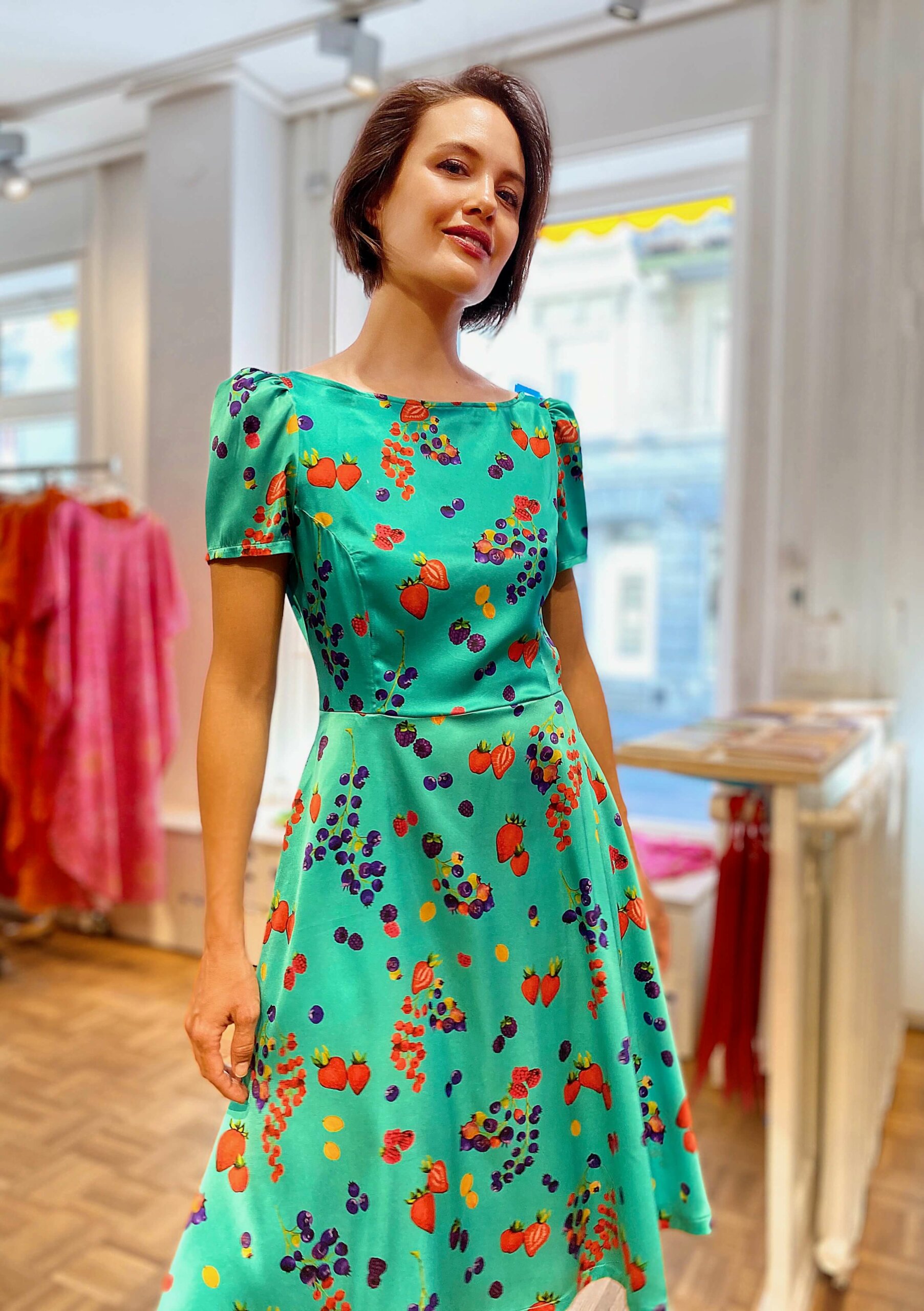 Berries-Silk Dress with puffy sleeves