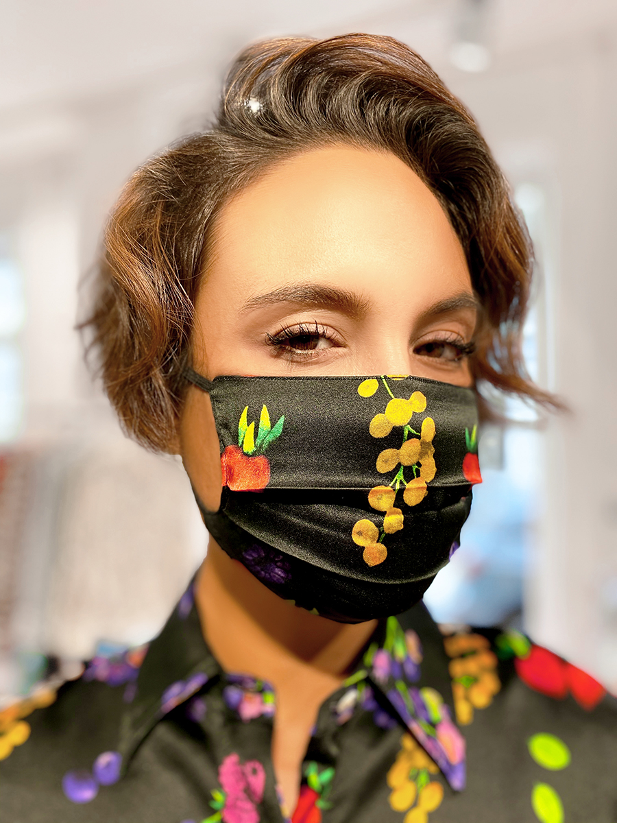 Berries-Silk Mask square