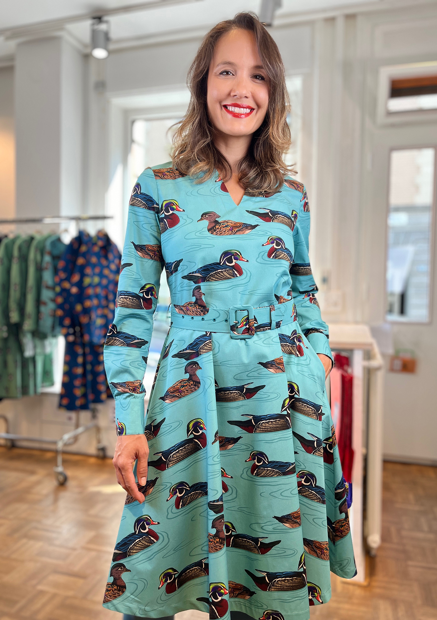 WOOD DUCKS-DRESS WITH V NECK & COLLAR