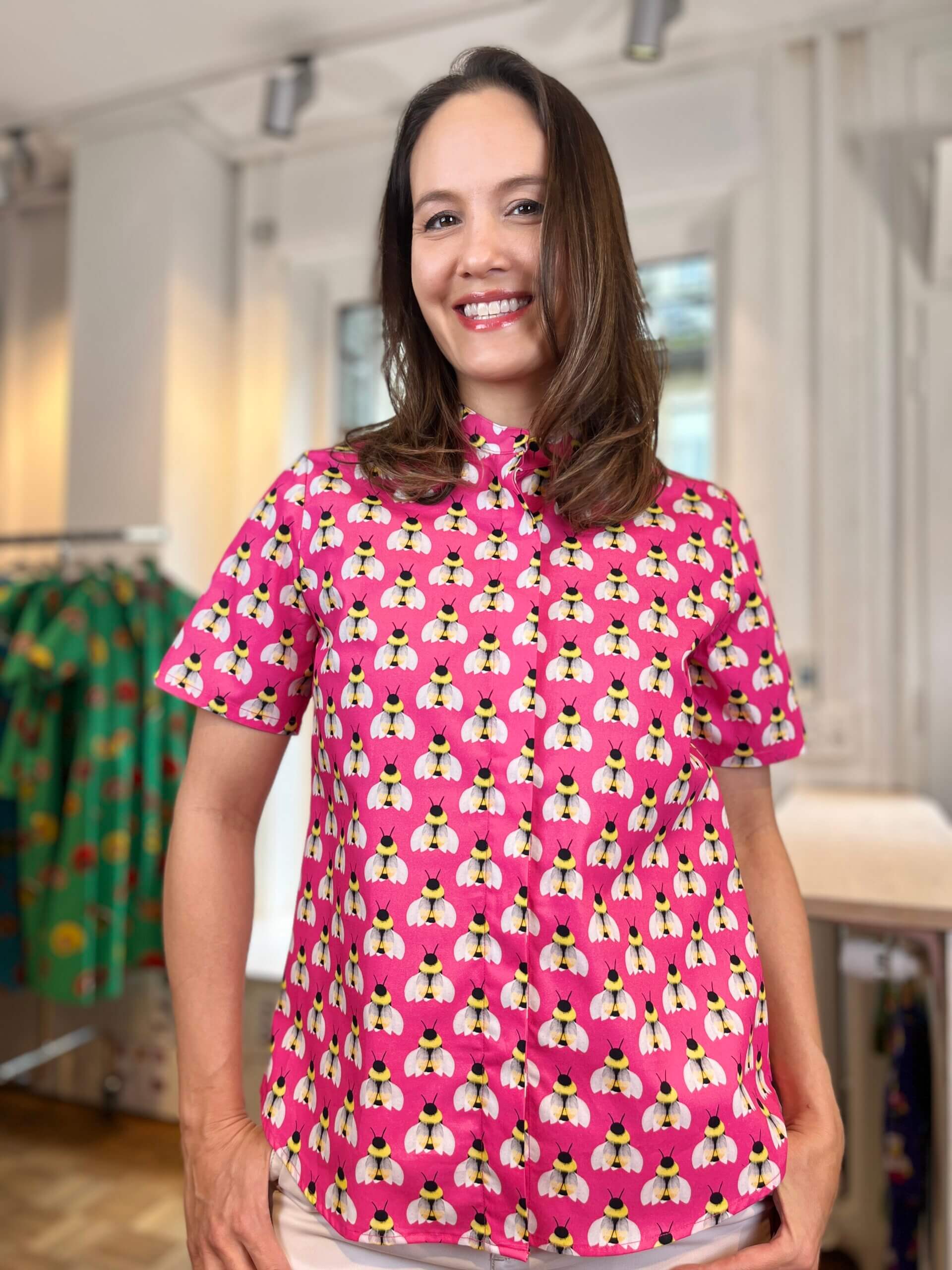 Bees-Blouse Mao Collar